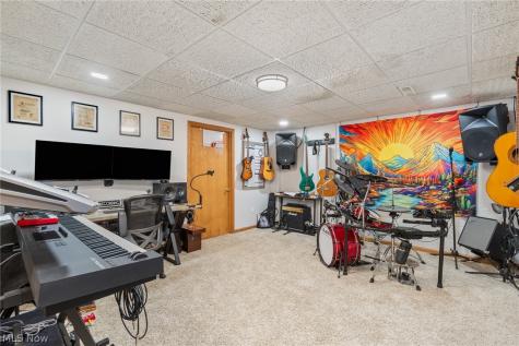 1718 Cornerstone Street SW Hartville OH 44632