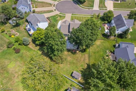 1718 Cornerstone Street SW Hartville OH 44632