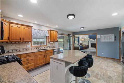 1718 Cornerstone Street SW Hartville OH 44632