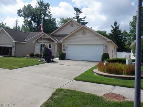 17811 Engle Court Brook Park OH 44142