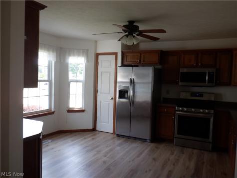 17811 Engle Court Brook Park OH 44142