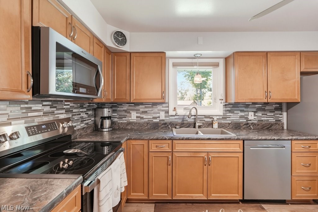 7462 Bradenton Boulevard Parma OH 44134