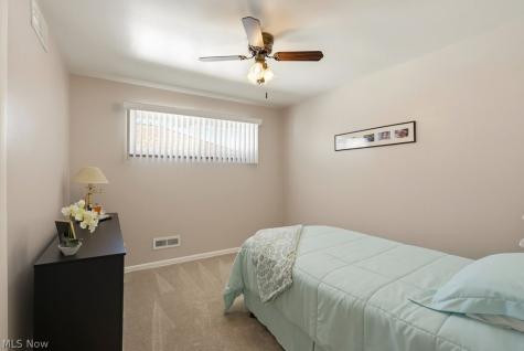 7462 Bradenton Boulevard Parma OH 44134