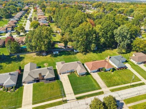 7462 Bradenton Boulevard Parma OH 44134