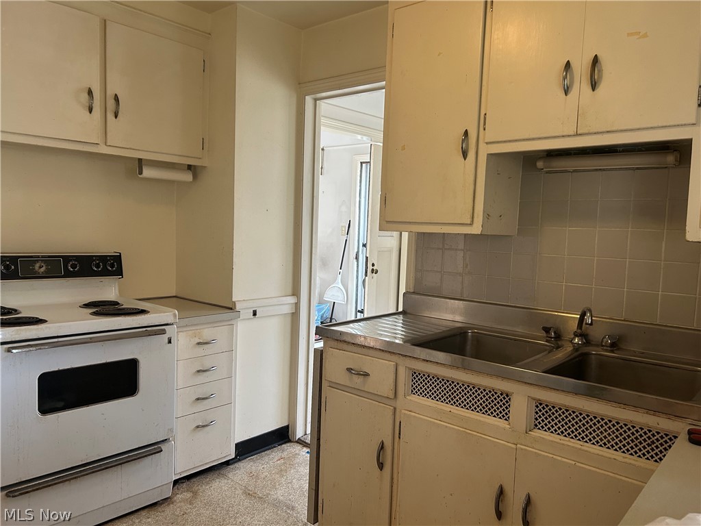 14501 Orchard Park Avenue Cleveland OH 44111