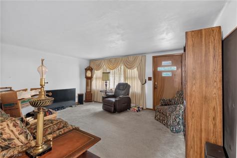5201 Revere Avenue NW Massillon OH 44647