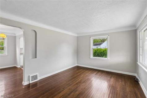 599 E 250th Street Euclid OH 44132