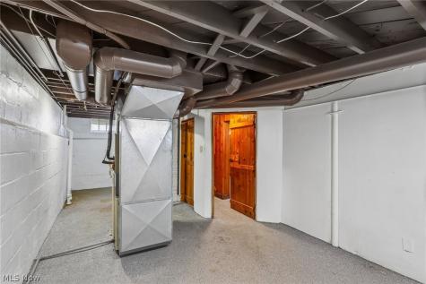 599 E 250th Street Euclid OH 44132