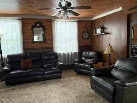 8385 Paris Avenue Louisville OH 44641
