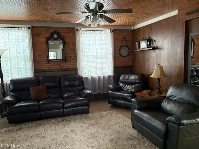 8385 Paris Avenue Louisville OH 44641