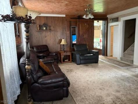 8385 Paris Avenue Louisville OH 44641