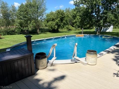 8385 Paris Avenue Louisville OH 44641