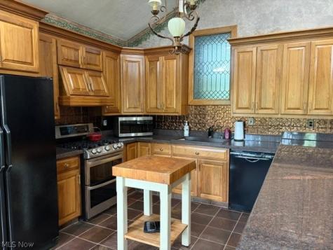 8385 Paris Avenue Louisville OH 44641