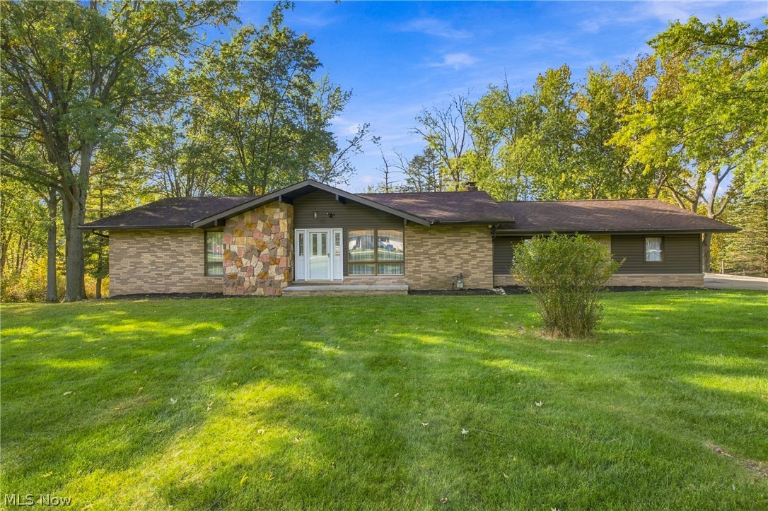 27825 Annetta Drive Glenwillow OH 44139