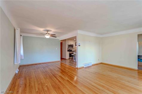 6541 Fairweather Drive Middleburg Heights OH 44130