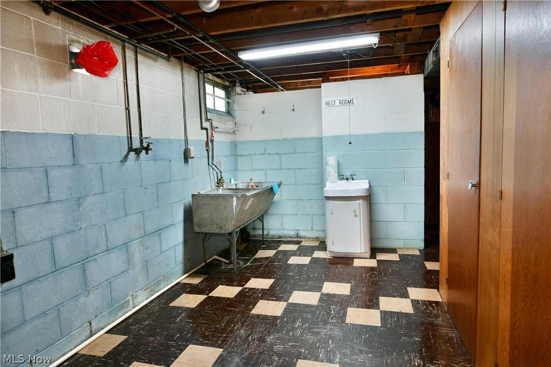 3985 Valacamp Avenue SE Warren OH 44484