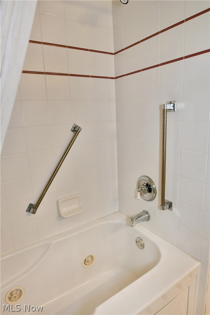 3985 Valacamp Avenue SE Warren OH 44484