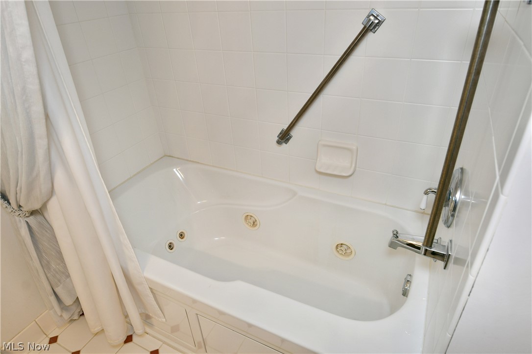 3985 Valacamp Avenue SE Warren OH 44484