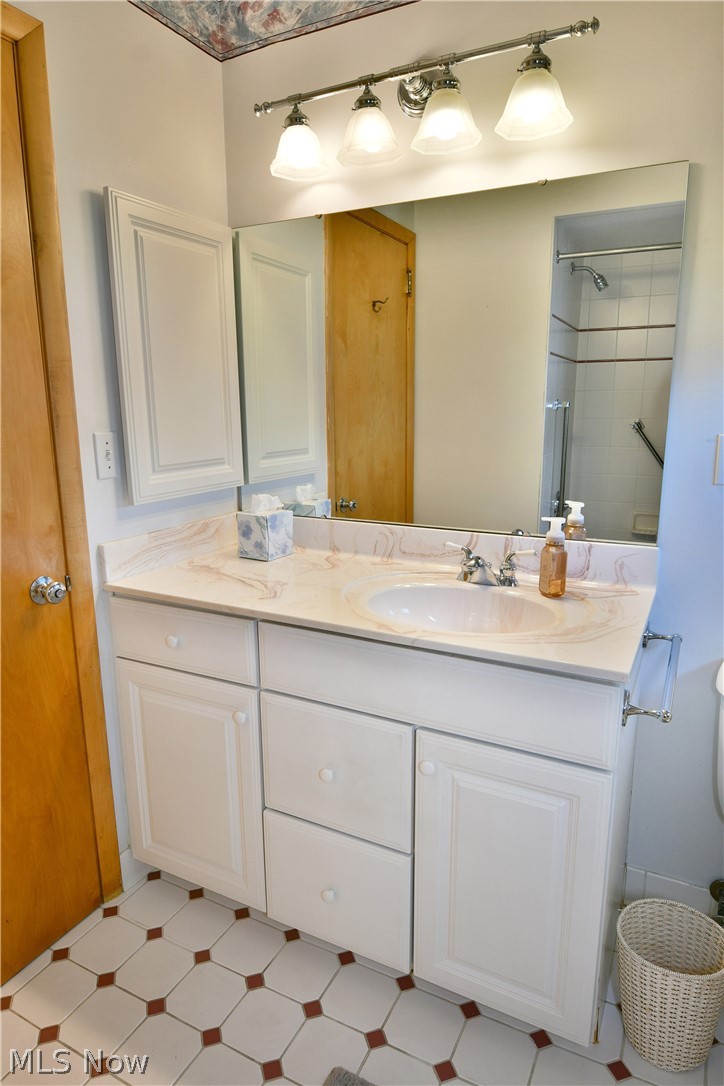 3985 Valacamp Avenue SE Warren OH 44484