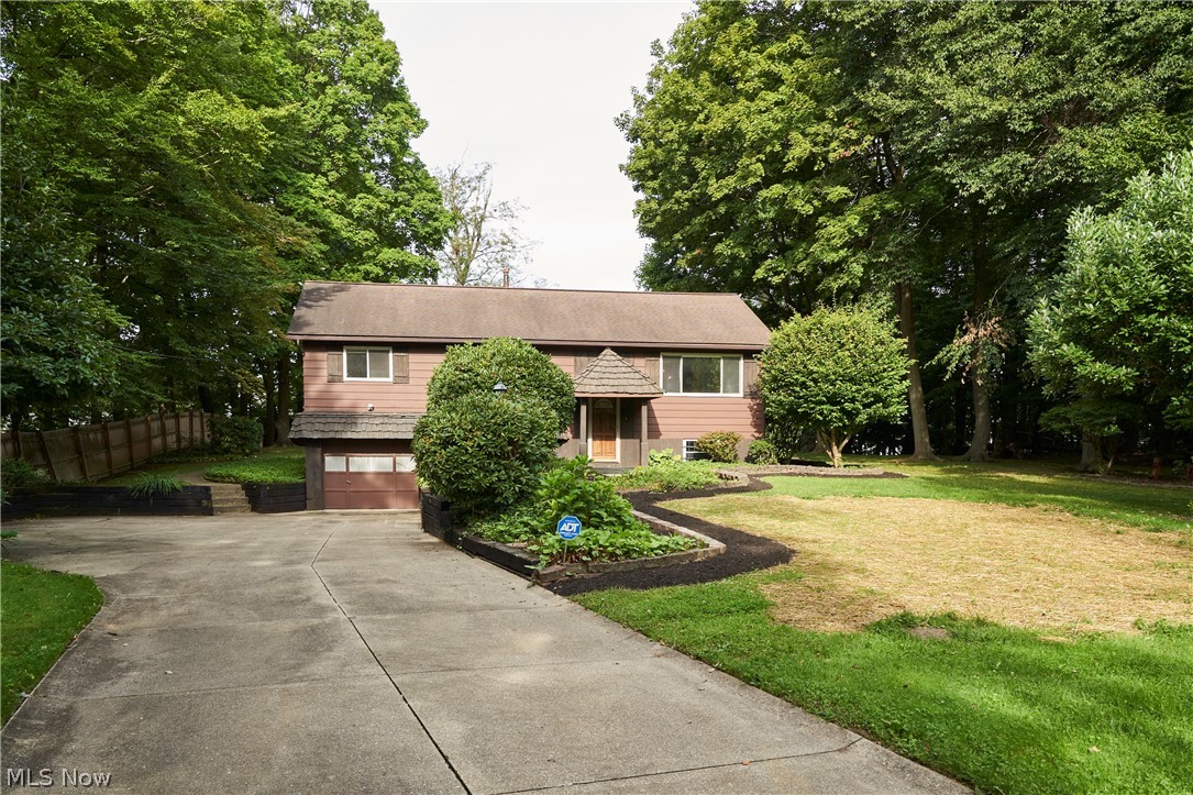 1170 N Plainview Drive Copley OH 44321