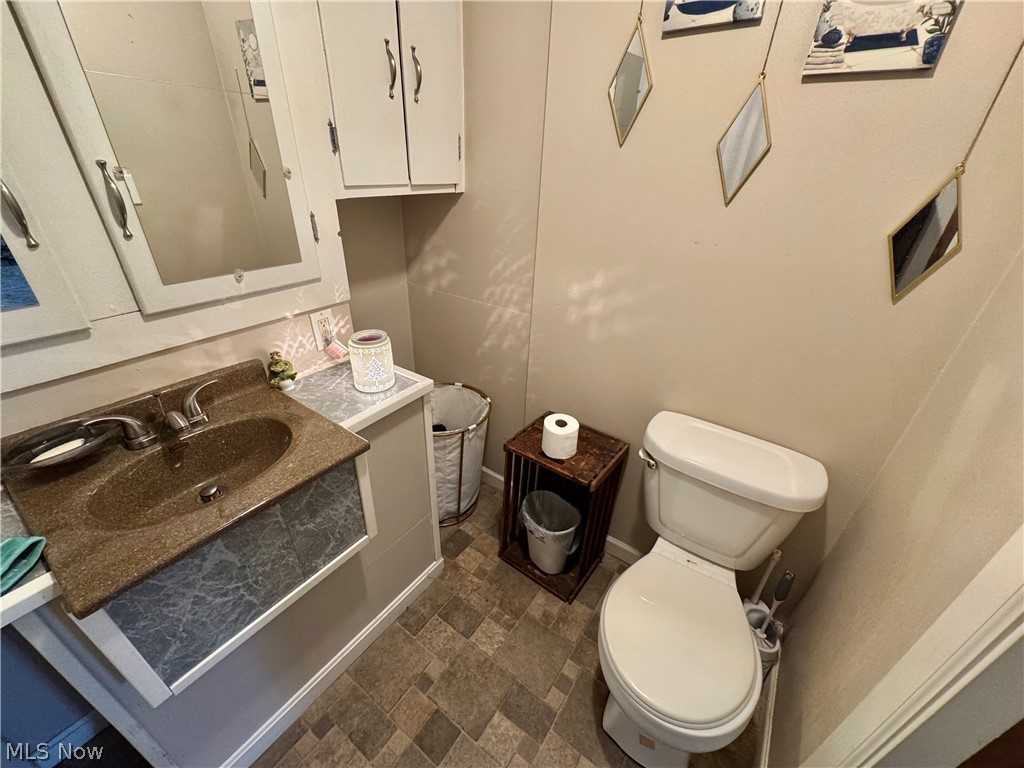 969 Linn Street Coshocton OH 43812