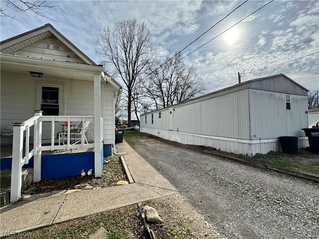 969 Linn Street Coshocton OH 43812