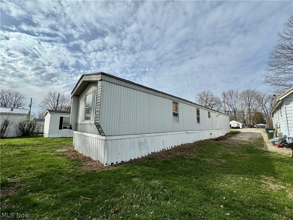969 Linn Street Coshocton OH 43812