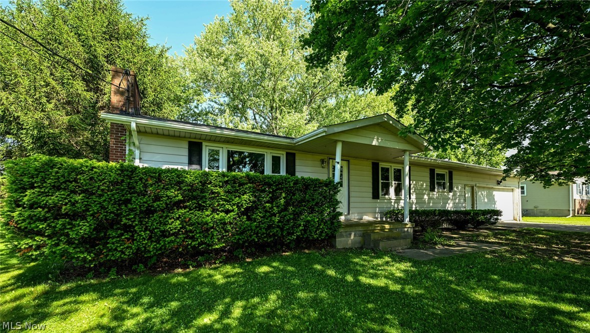 147 Pine Street Creston OH 44217