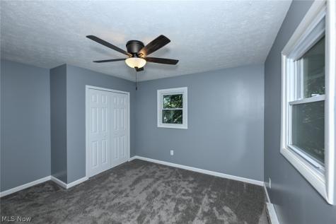 147 Pine Street Creston OH 44217
