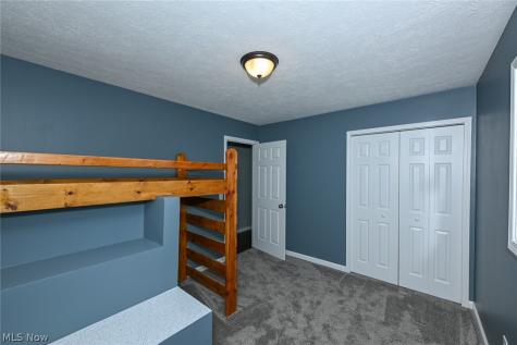 147 Pine Street Creston OH 44217