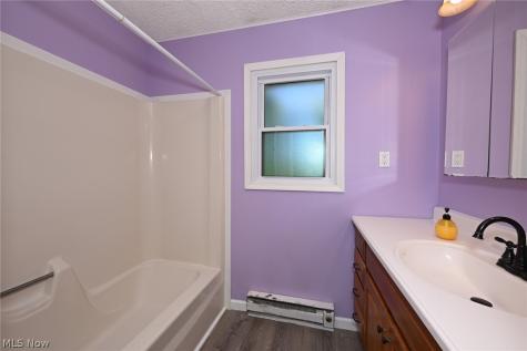 147 Pine Street Creston OH 44217