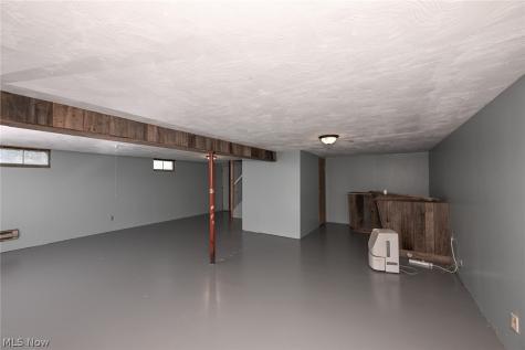 147 Pine Street Creston OH 44217