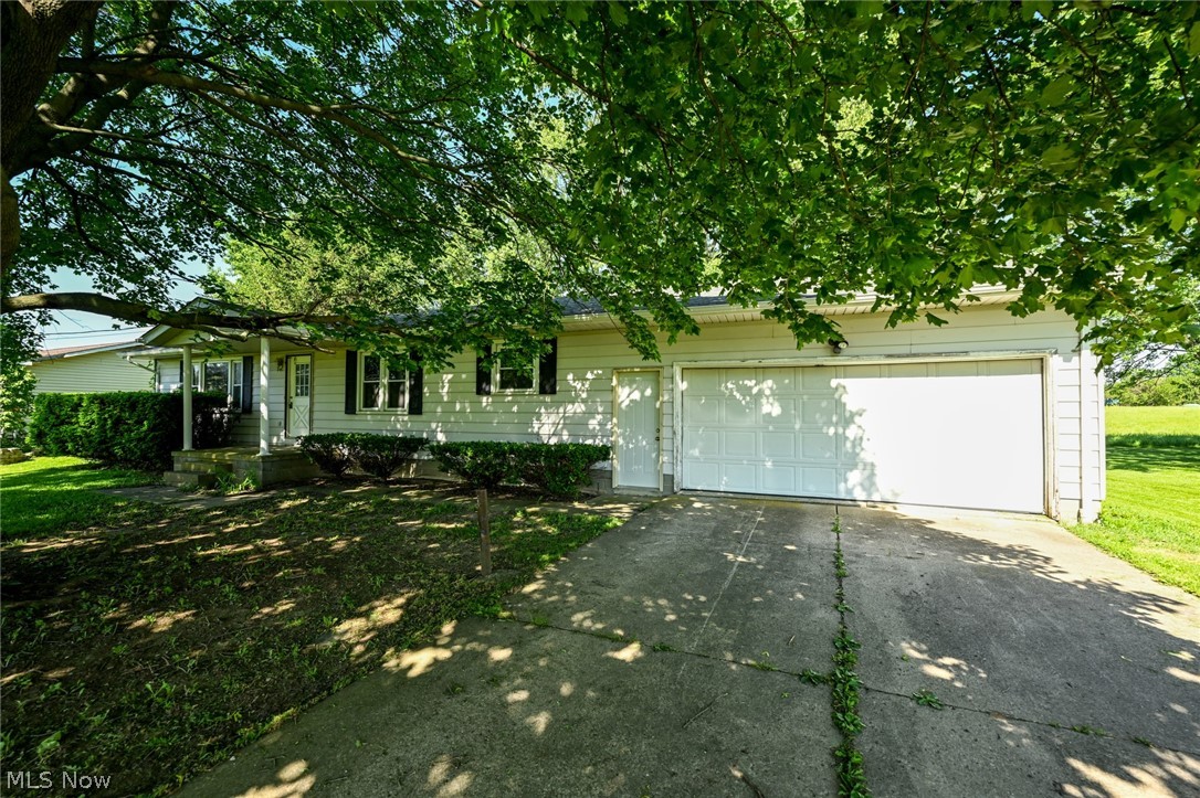 147 Pine Street Creston OH 44217