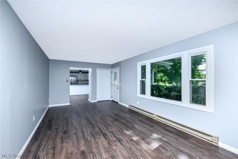 147 Pine Street Creston OH 44217