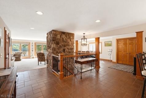 338 W Mohawk Drive Malvern OH 44644
