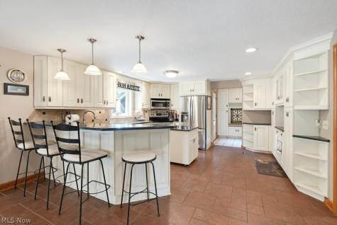 338 W Mohawk Drive Malvern OH 44644