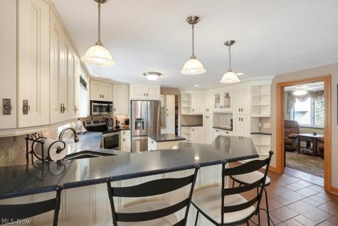 338 W Mohawk Drive Malvern OH 44644