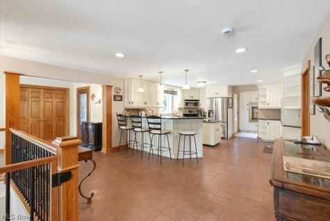 338 W Mohawk Drive Malvern OH 44644
