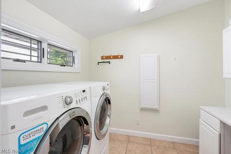 338 W Mohawk Drive Malvern OH 44644