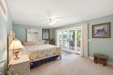 338 W Mohawk Drive Malvern OH 44644
