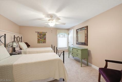338 W Mohawk Drive Malvern OH 44644