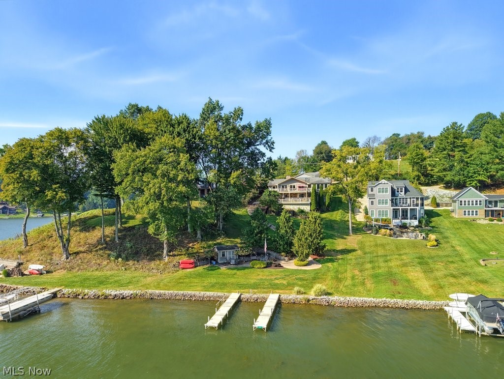 338 W Mohawk Drive Malvern OH 44644