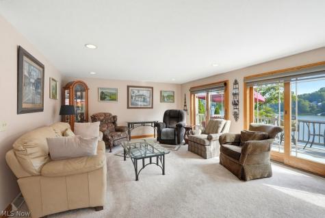 338 W Mohawk Drive Malvern OH 44644
