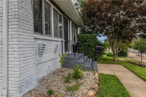 366 Palm Avenue Akron OH 44301