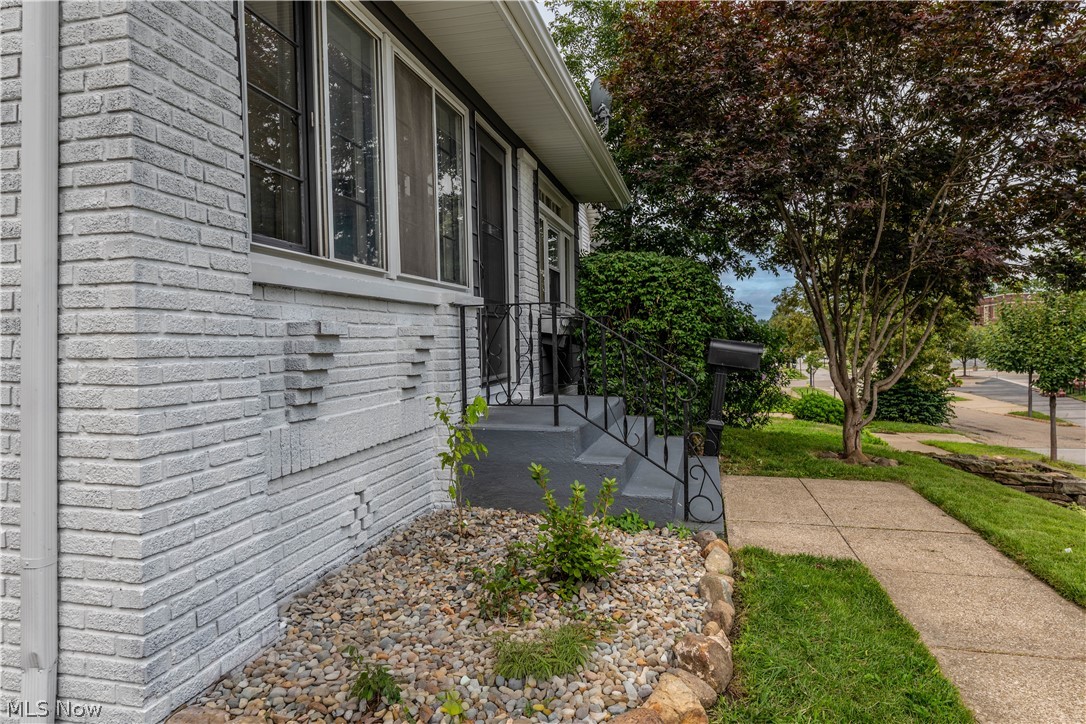 366 Palm Avenue Akron OH 44301