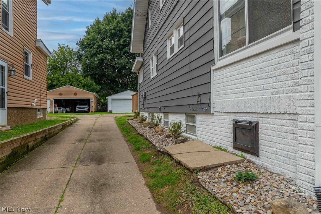 366 Palm Avenue Akron OH 44301
