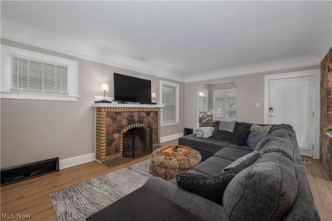 366 Palm Avenue Akron OH 44301