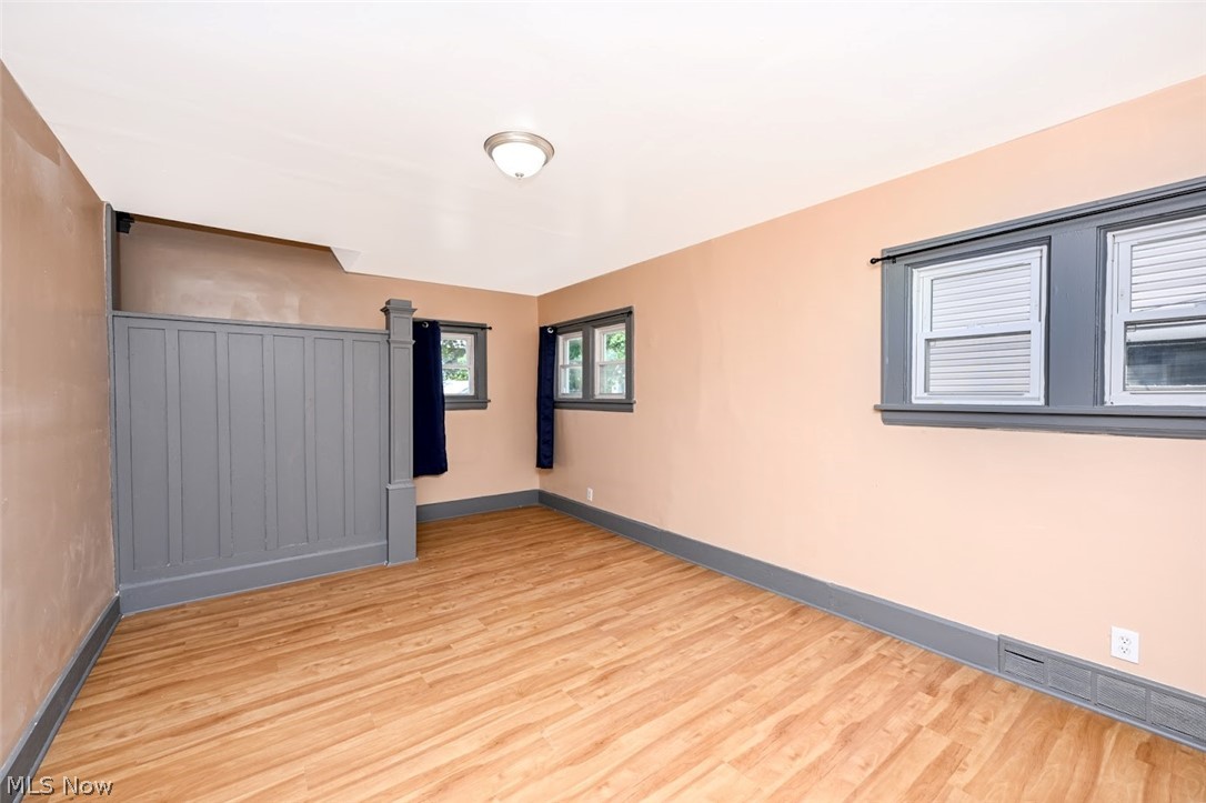 980 Neptune Avenue Akron OH 44301