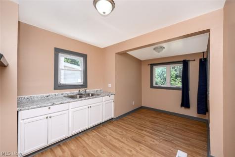 980 Neptune Avenue Akron OH 44301