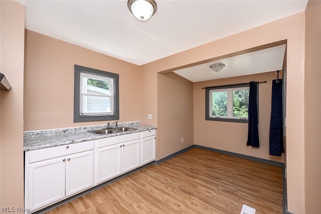 980 Neptune Avenue Akron OH 44301